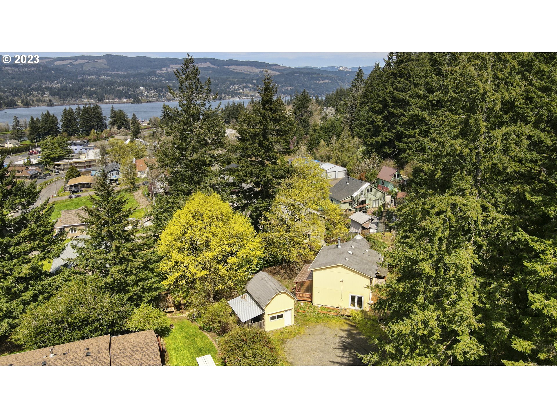 110 Southwest Wasco Street Cascade Locks, OR 97014 - Photo 5 of 34