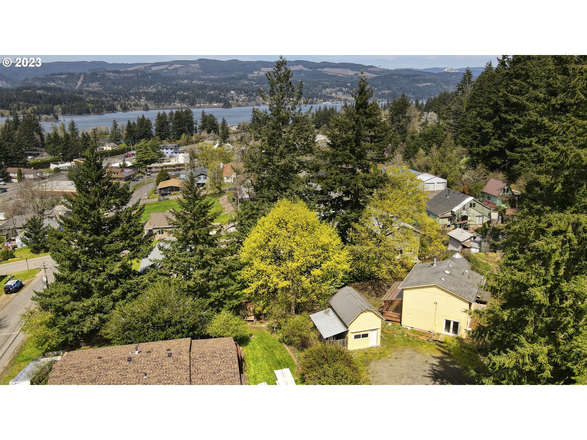 110 Southwest Wasco Street Cascade Locks, OR 97014 - Photo 7 of 34