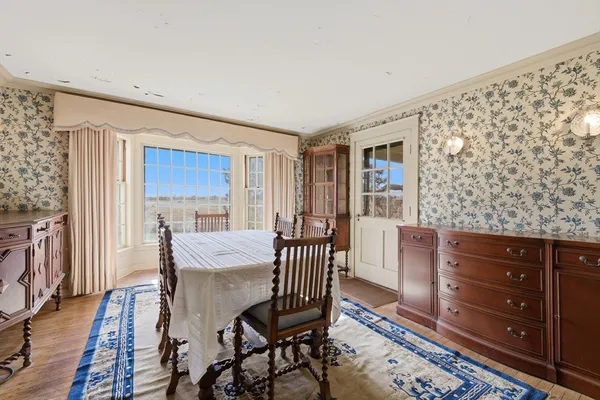 a view of a livingroom with furniture