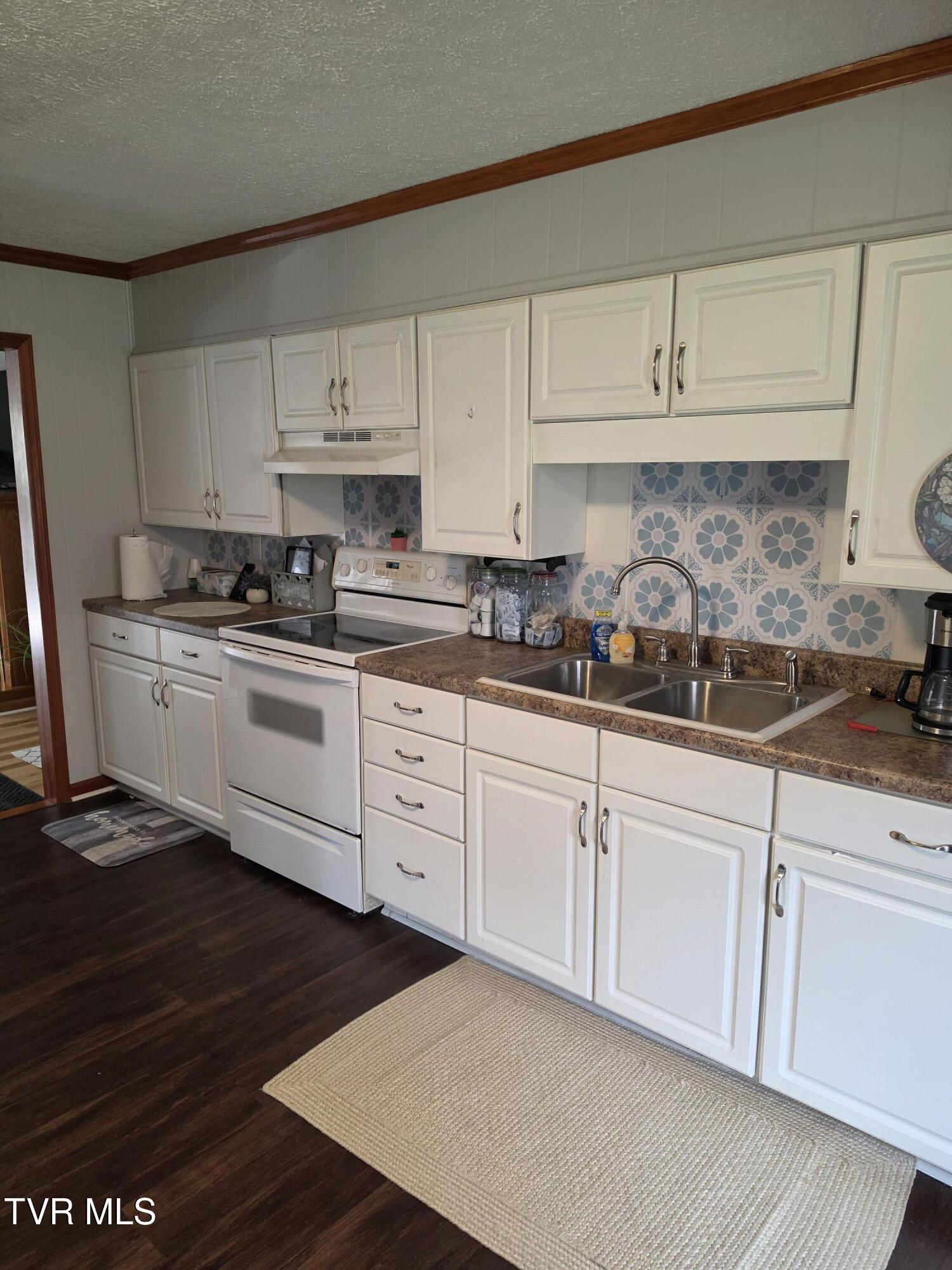 200 Glenbrook Mountain Road Keokee, VA 24265 - Photo 11 of 24 20260315_154206