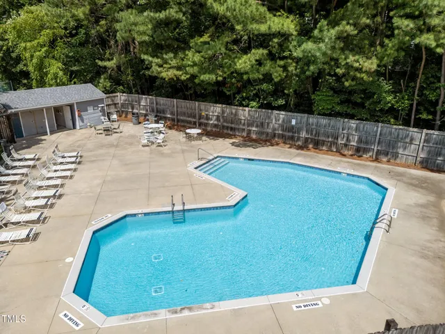 a view of a tennis court