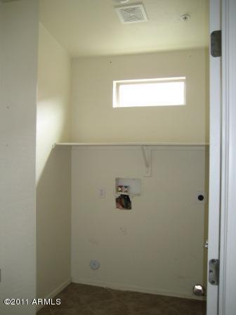 2150 East Bell Road, Unit 1080 Phoenix, AZ 85022 - Photo 9 of 10 Laundry Room