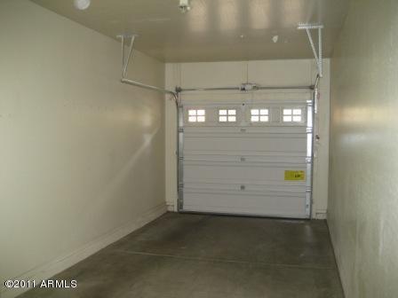 2150 East Bell Road, Unit 1080 Phoenix, AZ 85022 - Photo 10 of 10 Garage