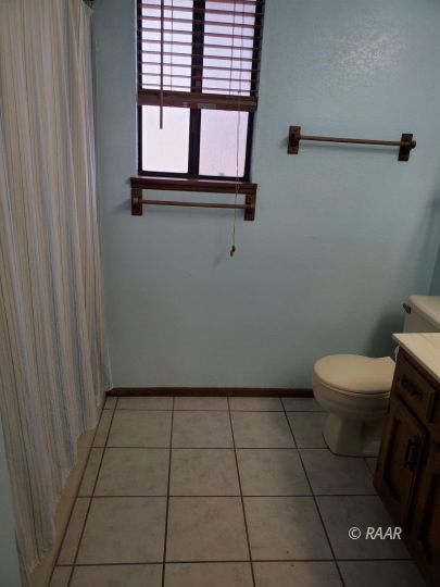 342 East Wilson Avenue Ridgecrest, CA 93555 - Photo 17 of 27 a bathroom with a toilet