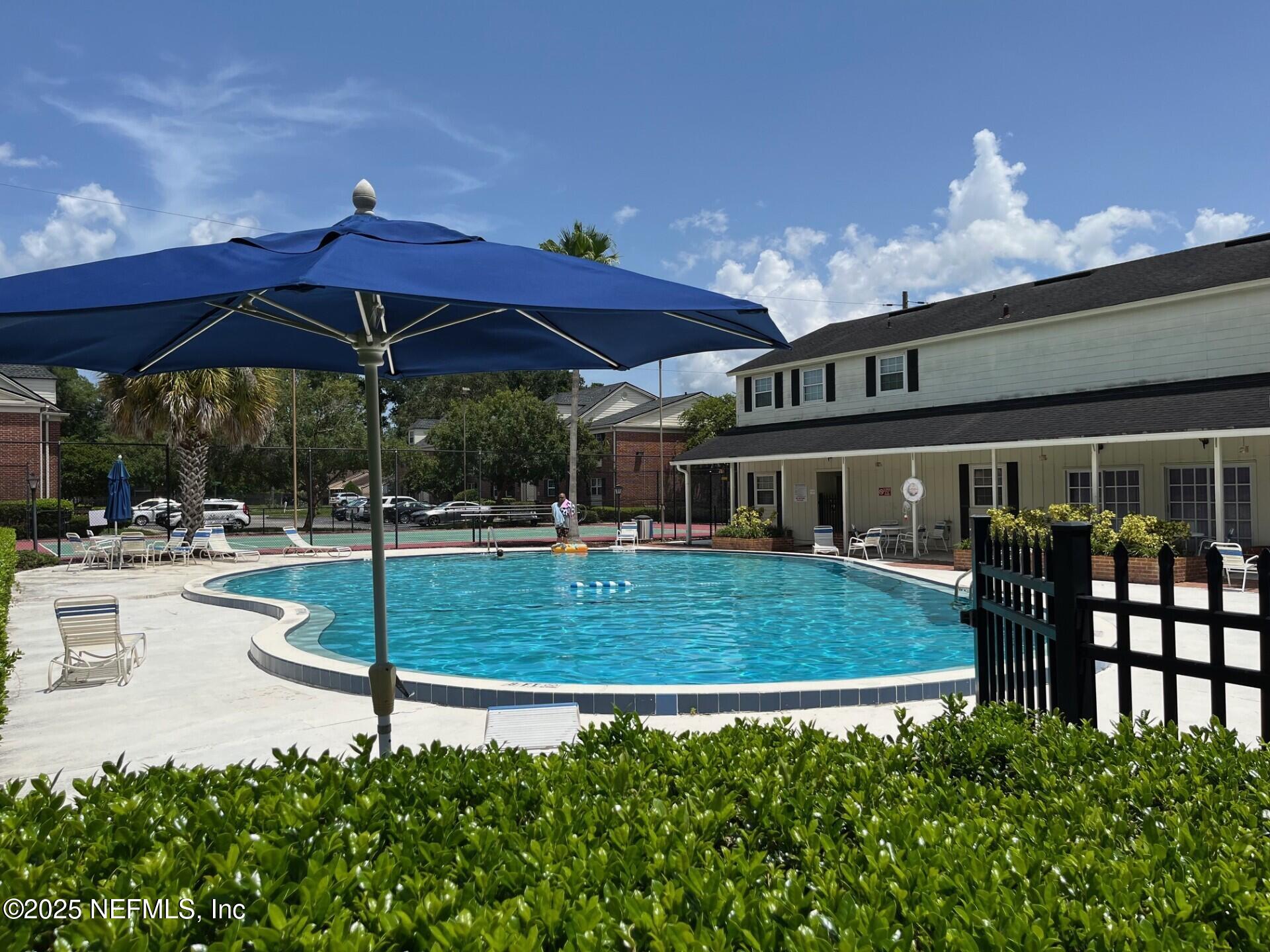 4915 Baymeadows Road, Unit 6A Jacksonville, FL 32217 - Photo 23 of 33 Community pool