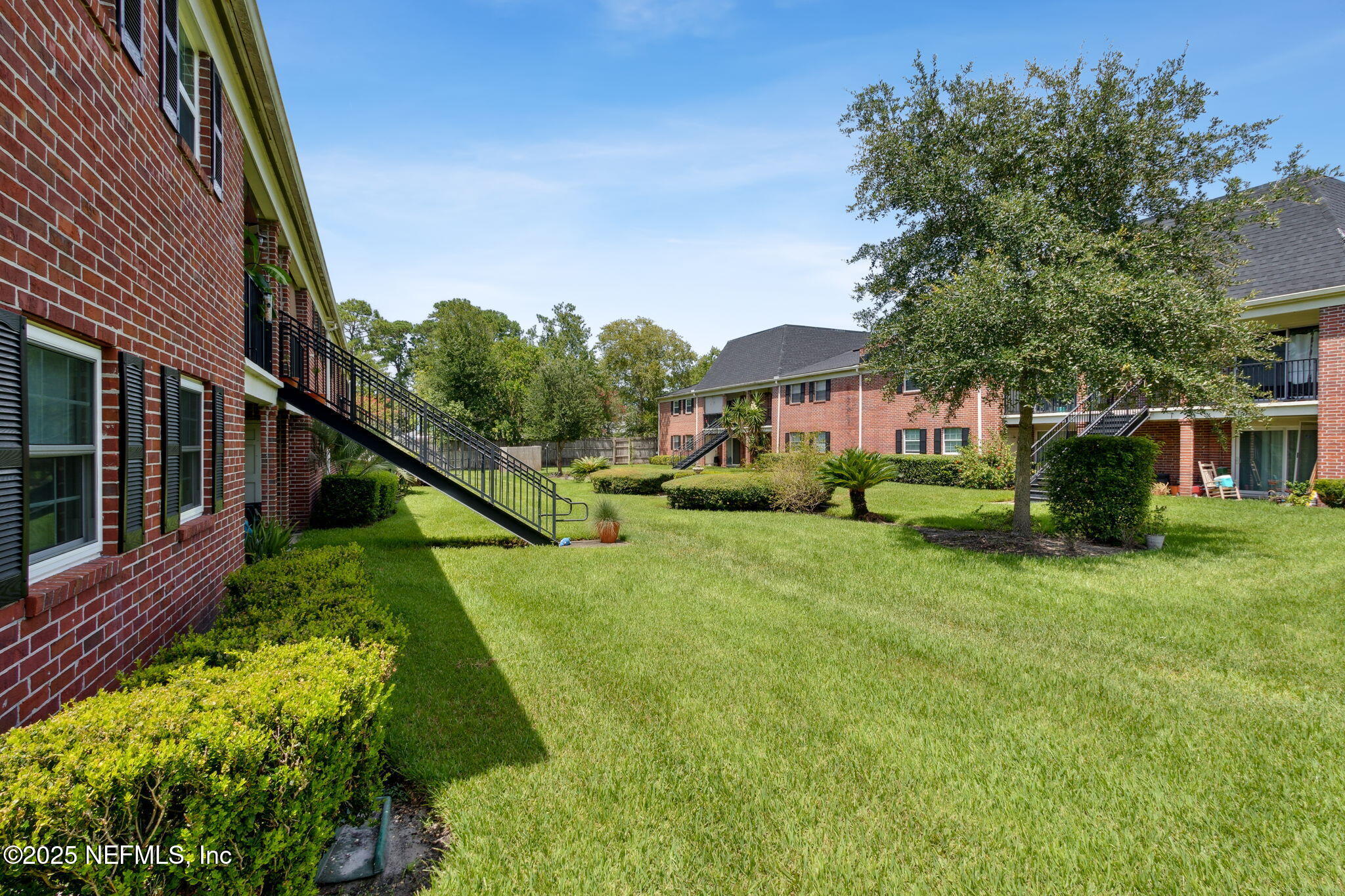 4915 Baymeadows Road, Unit 6A Jacksonville, FL 32217 - Photo 33 of 33 Patio view of manicured greenscape