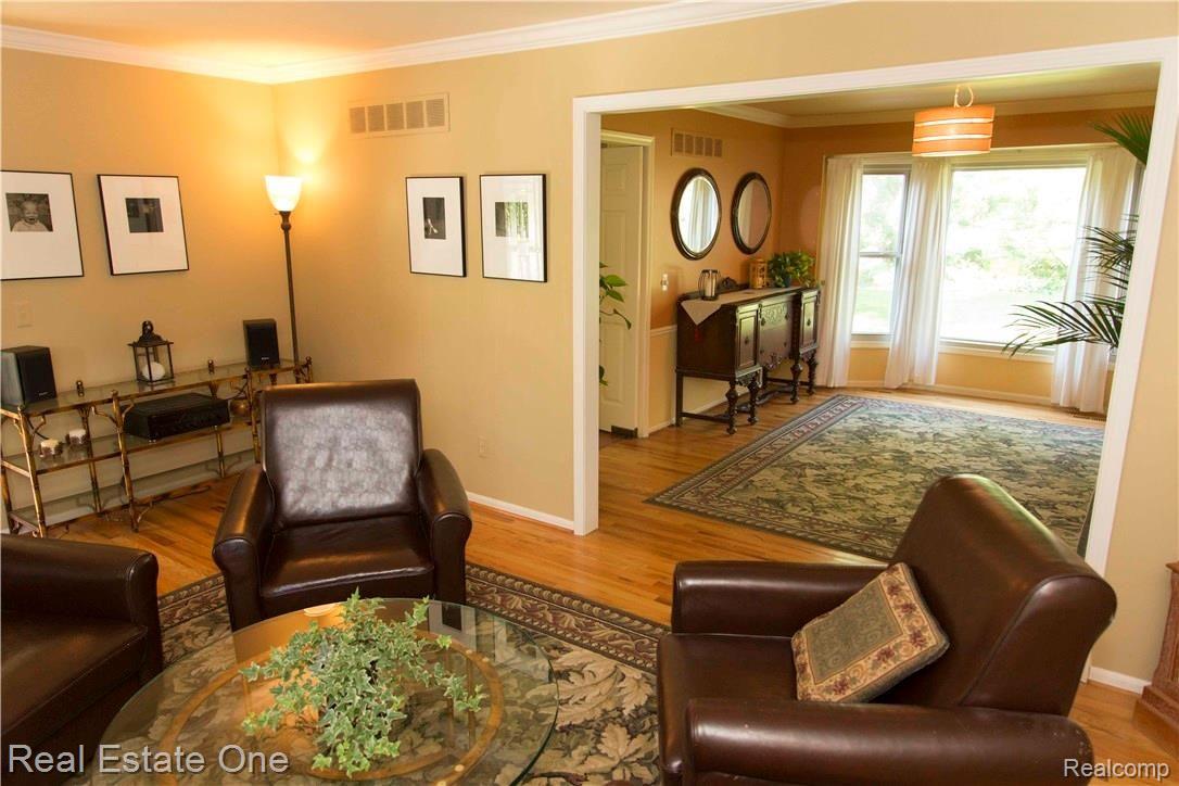 1736 North Kilburn Road Rochester, MI 48306 - Photo 12 of 32 Kilburn-1010.jpg