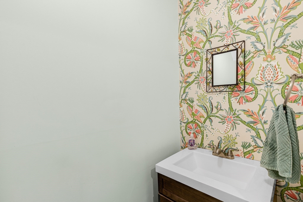 20 Lawrence Road, Unit 13 Rowley, MA 01969 - Photo 9 of 23