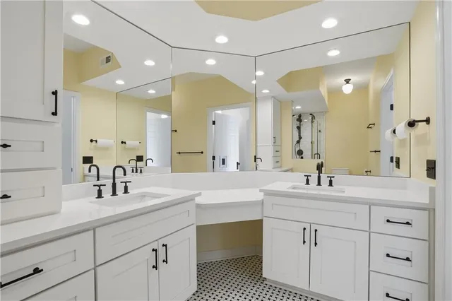 $298,000 | 3777 Peachtree Road Northeast, Unit 932, Brookhaven, GA 30319