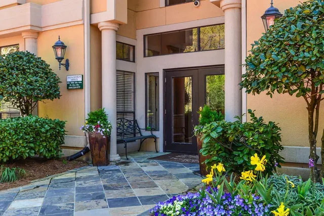 $298,000 | 3777 Peachtree Road Northeast, Unit 932, Brookhaven, GA 30319