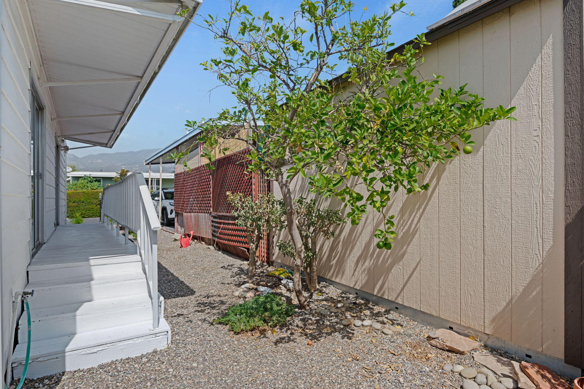333 Old Mill Road, Unit 3 Santa Barbara, CA 93110 - Photo 19 of 21 19-Side Yard