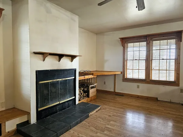 $200,000 | E3299 County Road North, De Soto, WI 54624