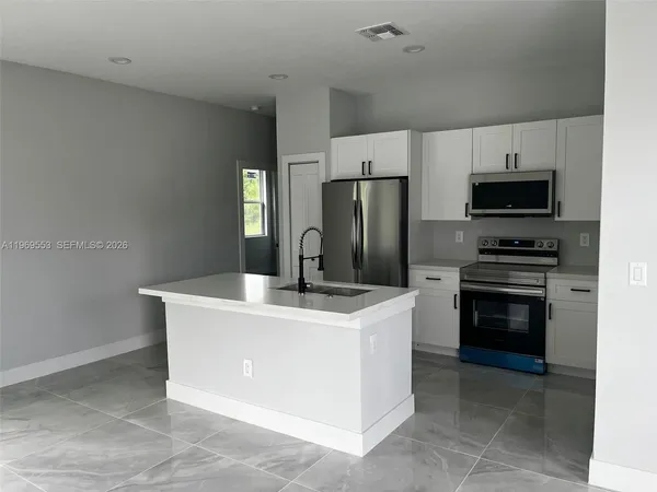 $2,000 | 5517 Ponce De Leon Boulevard, Sebring, FL 33872