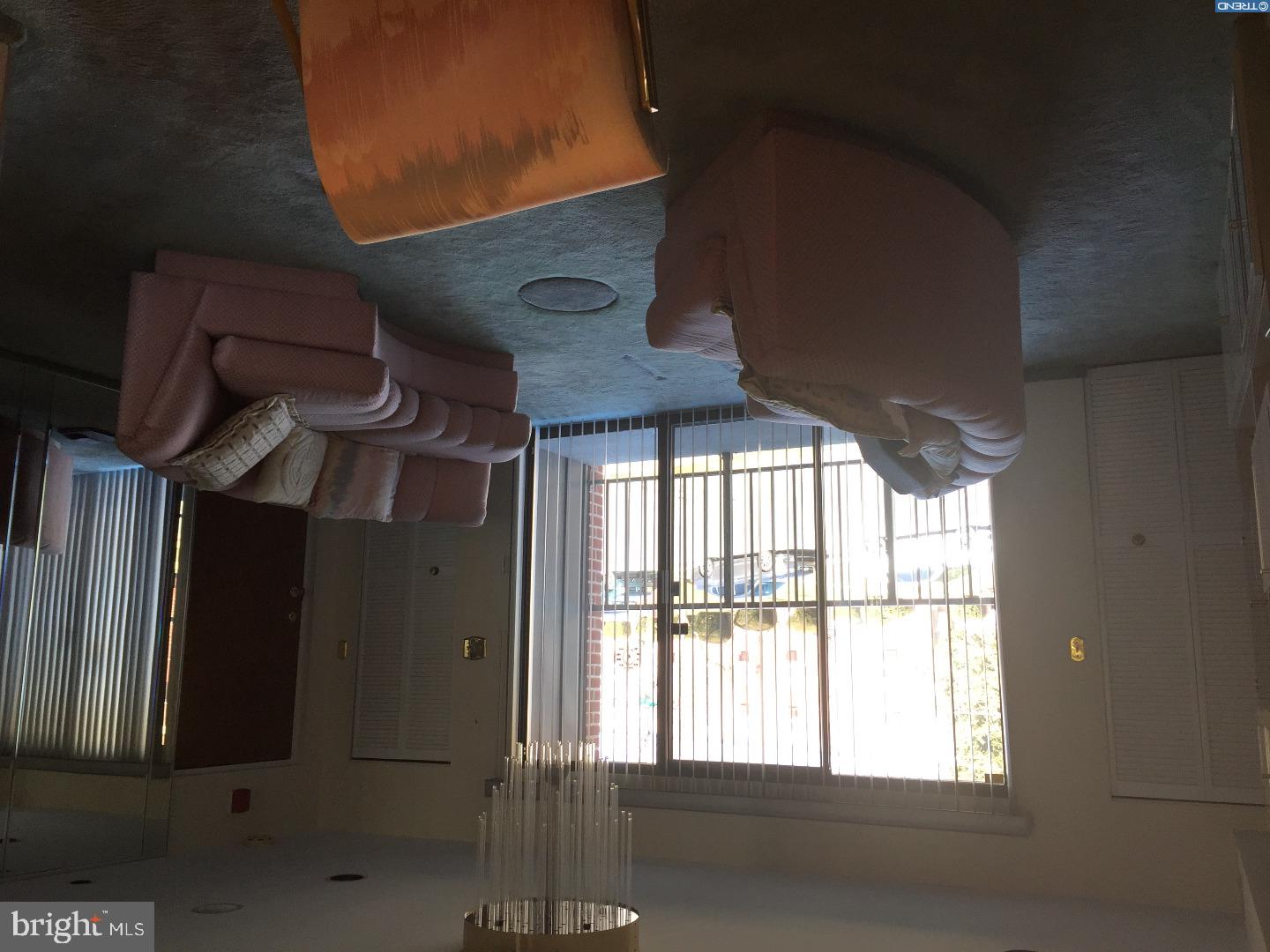 2101 Welsh Road, Unit 14 Philadelphia, PA 19115 - Photo 10 of 12 Living Room