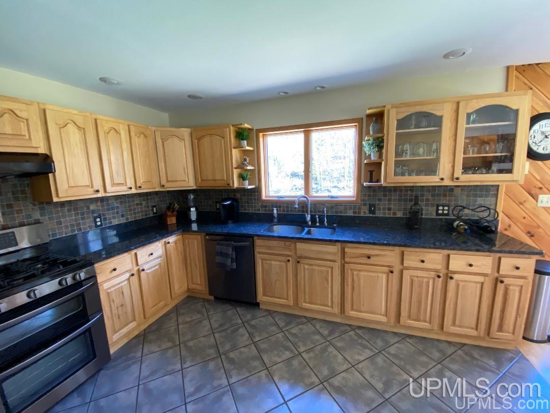 173 Snowfield Road Negaunee, MI 49866 - Photo 10 of 48 Gallery Image 10