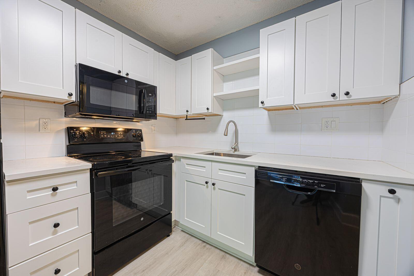 9440 Southwest 8th Street, Unit 417 Boca Raton, FL 33428 - Photo 2 of 26 9940 SW 8th St (Kitchen2)