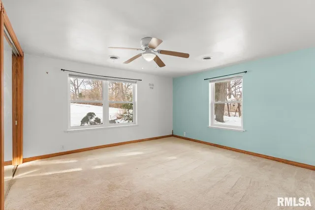 $250,000 | 125 Sherwood Court, Creve Coeur, IL 61610