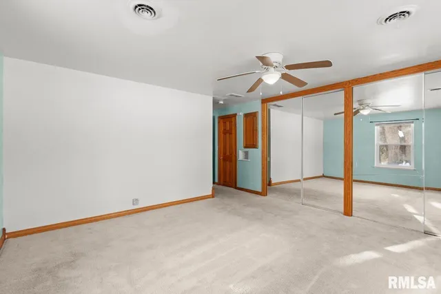 $250,000 | 125 Sherwood Court, Creve Coeur, IL 61610