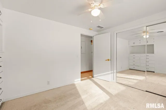 $250,000 | 125 Sherwood Court, Creve Coeur, IL 61610