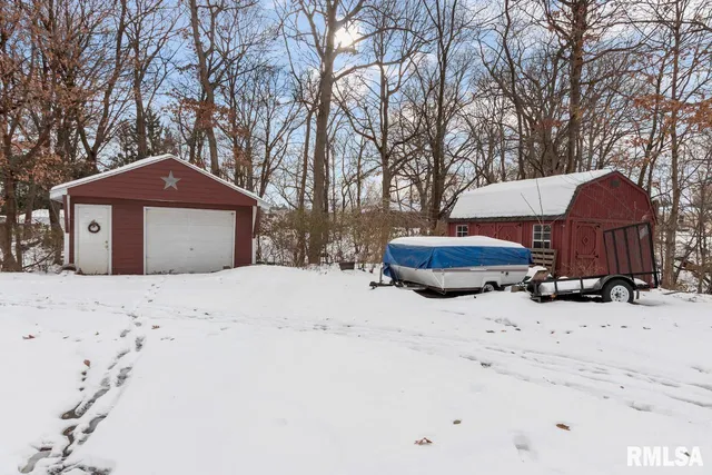 $250,000 | 125 Sherwood Court, Creve Coeur, IL 61610