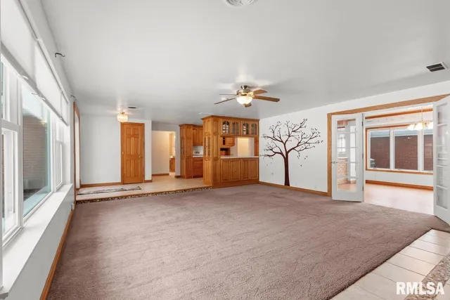 $250,000 | 125 Sherwood Court, Creve Coeur, IL 61610