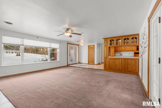 $250,000 | 125 Sherwood Court, Creve Coeur, IL 61610