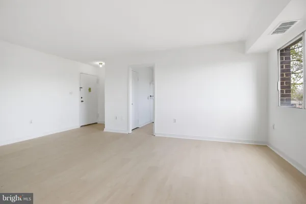 $225,000 | 1604 Renate Drive, Unit 203, Woodbridge, VA 22192