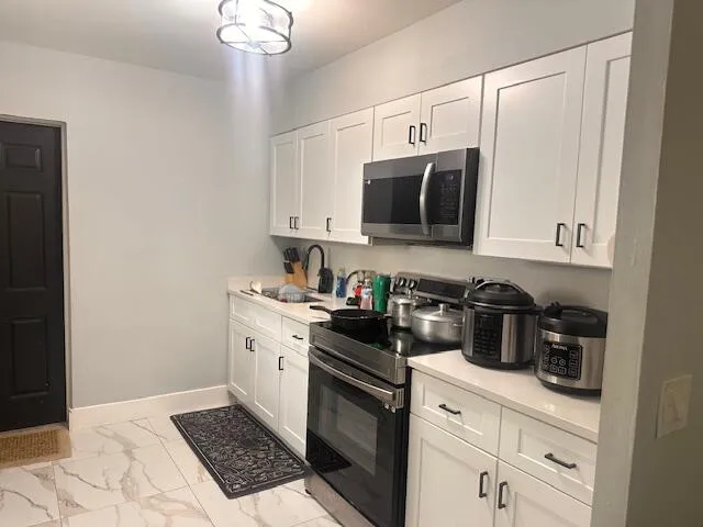 $2,000 | 1216 16th Avenue North, Unit 10, Lake Worth Beach, FL 33460