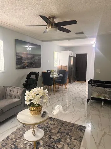 $2,000 | 1216 16th Avenue North, Unit 10, Lake Worth Beach, FL 33460