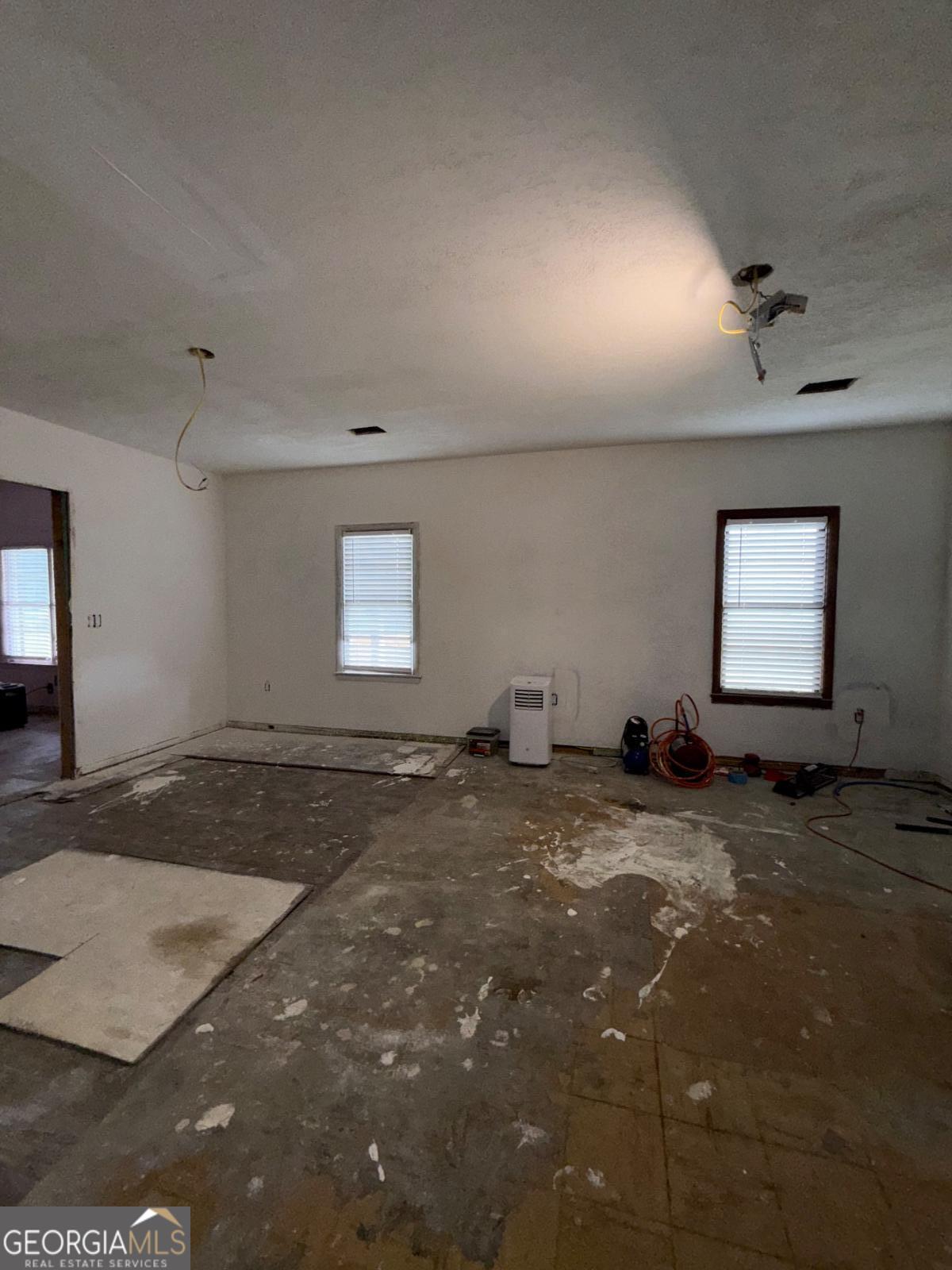 221 Rentz Bridge Road Lenox, GA 31637 - Photo 9 of 19 a view of a livingroom with a stove