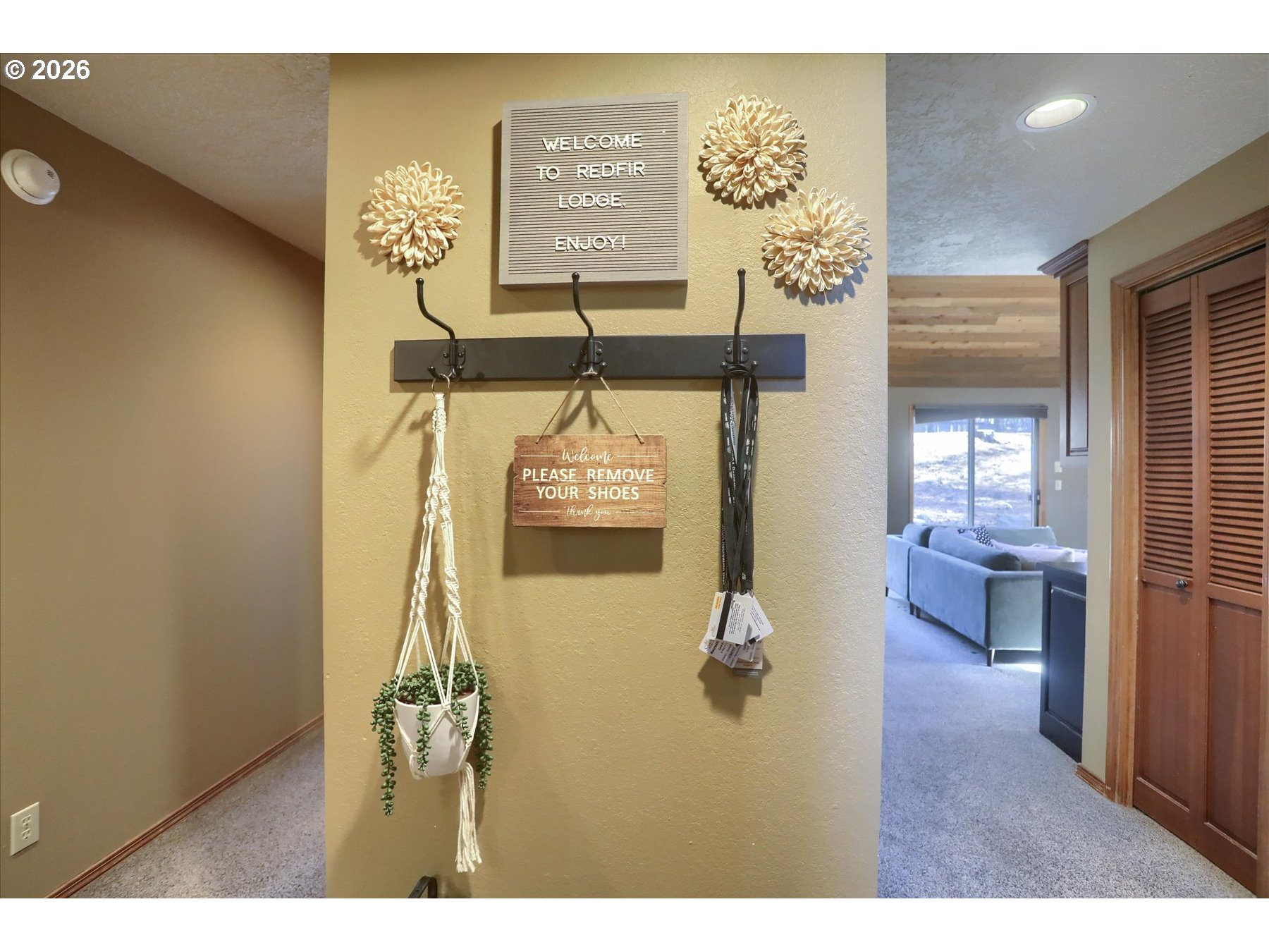 57308 Red Fir Lane Sunriver, OR 97707 - Photo 4 of 38