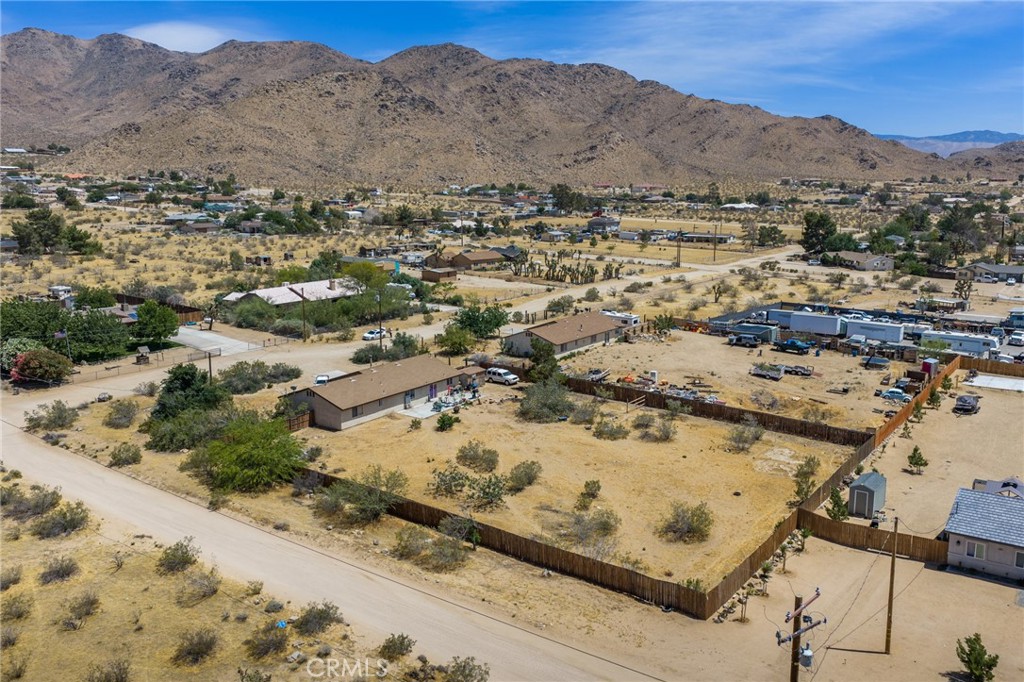15072 Desert Star Road Apple Valley, CA 92307 - Photo 15 of 17