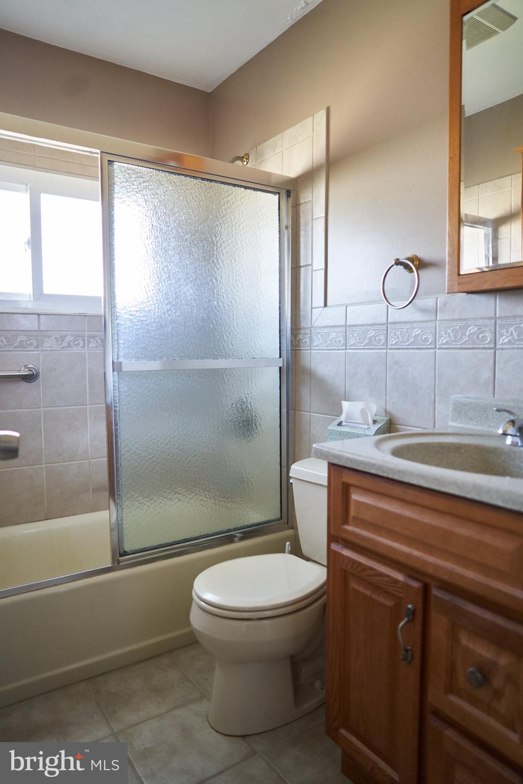 23 Black Walnut Road Levittown, PA 19057 - Photo 12 of 32 Gallery Image 12