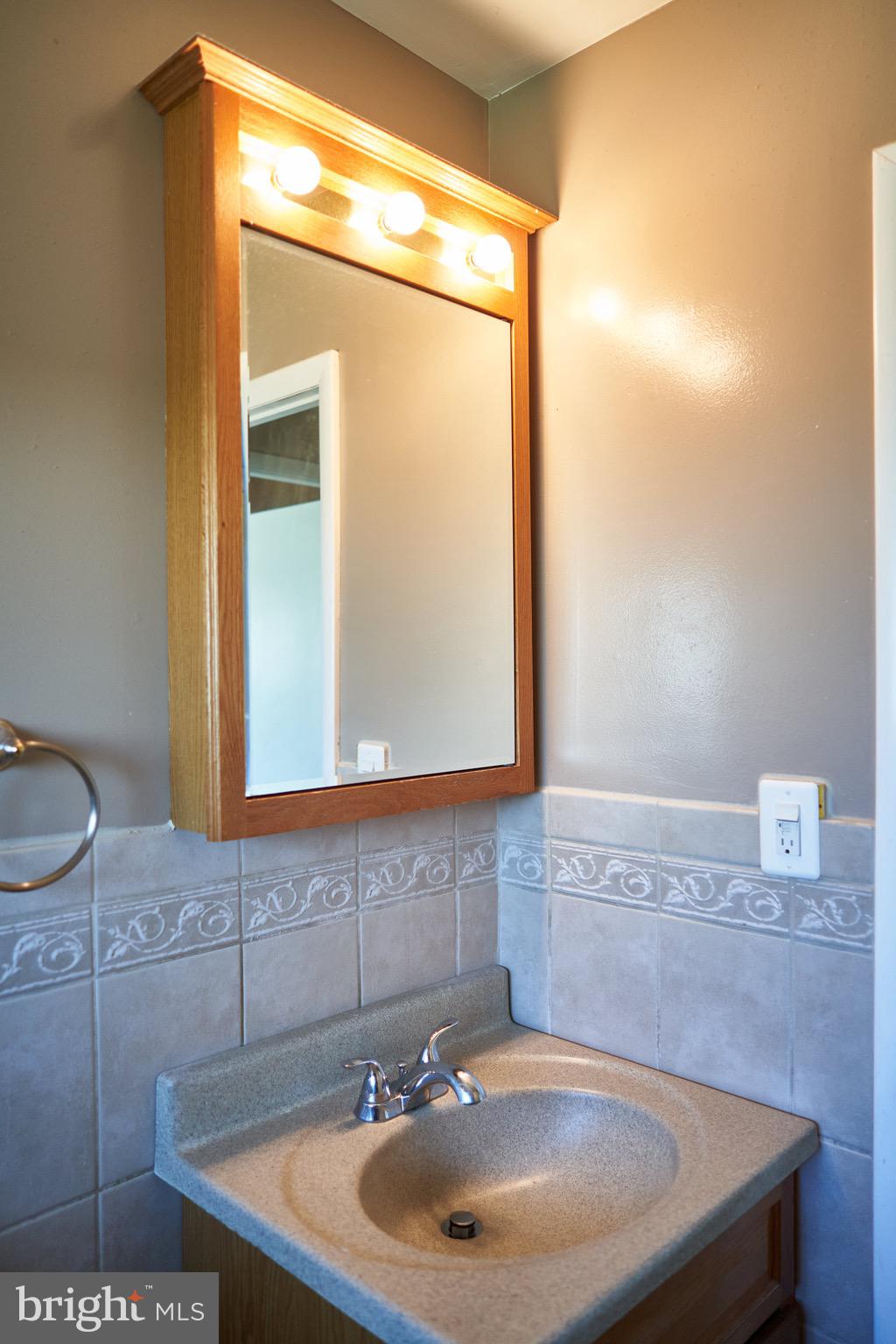 23 Black Walnut Road Levittown, PA 19057 - Photo 14 of 32 Gallery Image 14