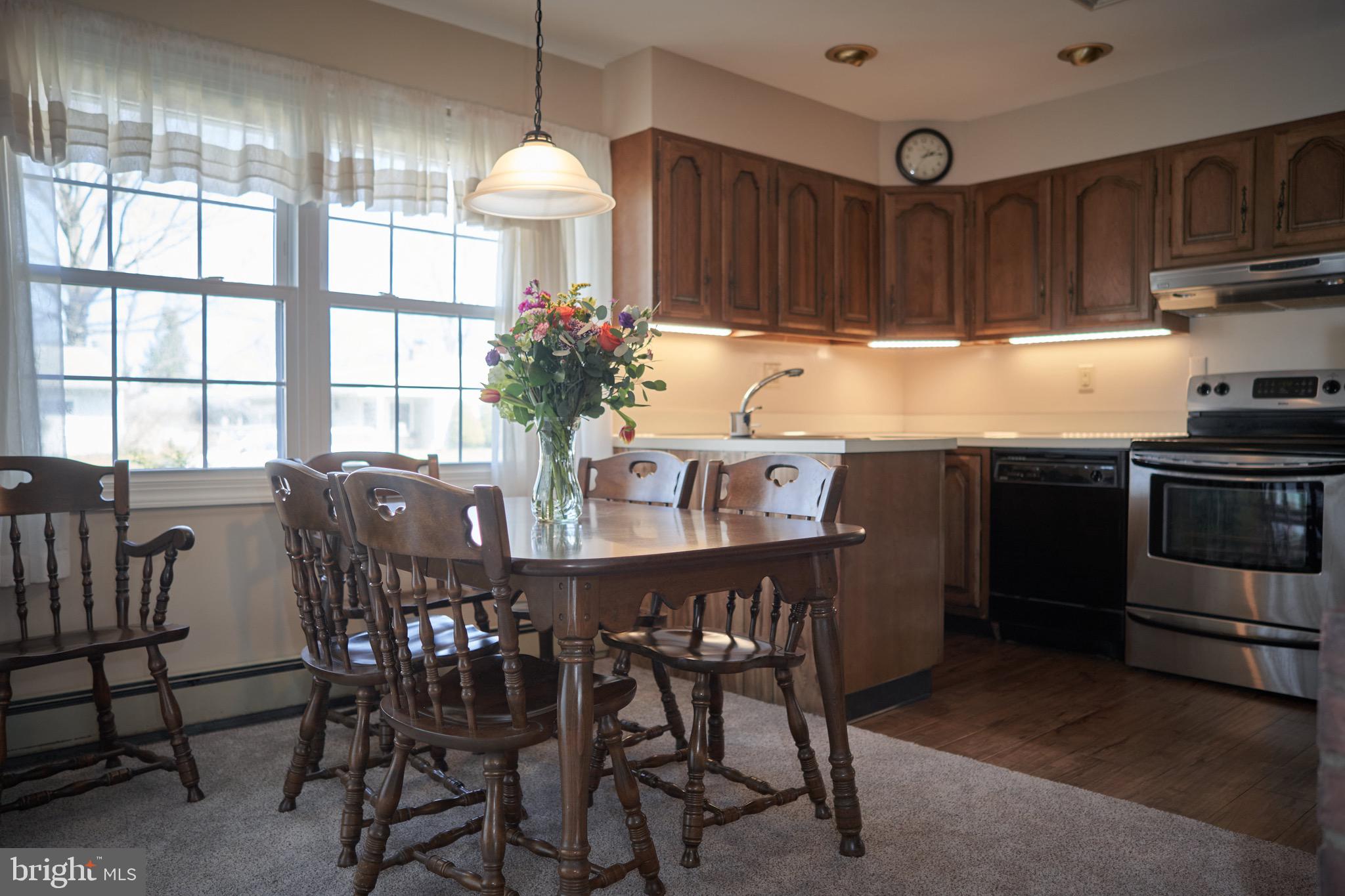 23 Black Walnut Road Levittown, PA 19057 - Photo 5 of 32 Gallery Image 5