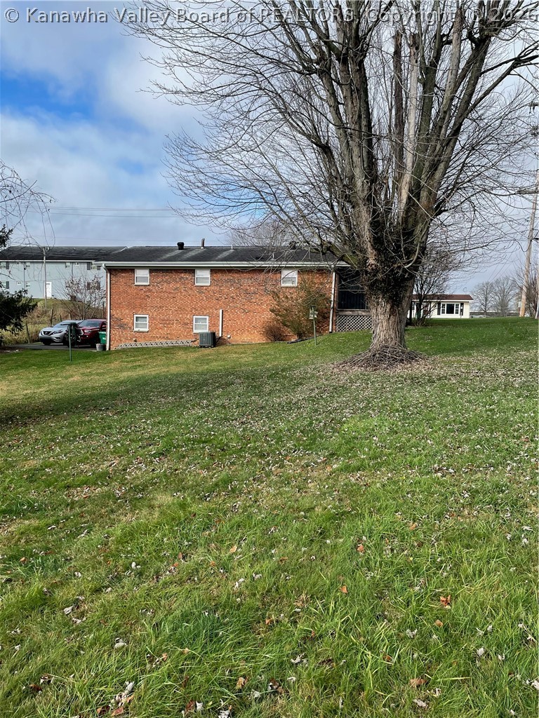 156 Hedrick Road Scott Depot, WV 25560 - Photo 3 of 17 Gallery Image 3