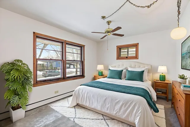 $335,000 | 305 North Craig Place, Lombard, IL 60148