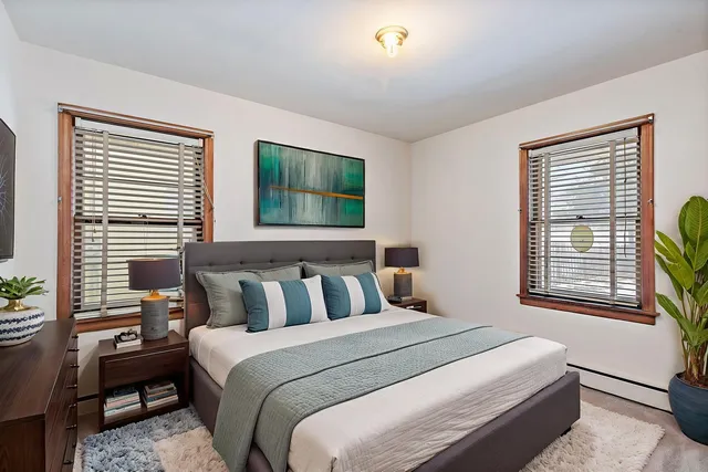 $335,000 | 305 North Craig Place, Lombard, IL 60148