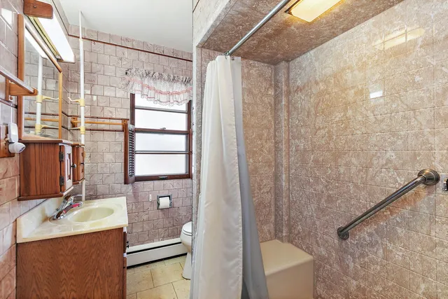 $335,000 | 305 North Craig Place, Lombard, IL 60148