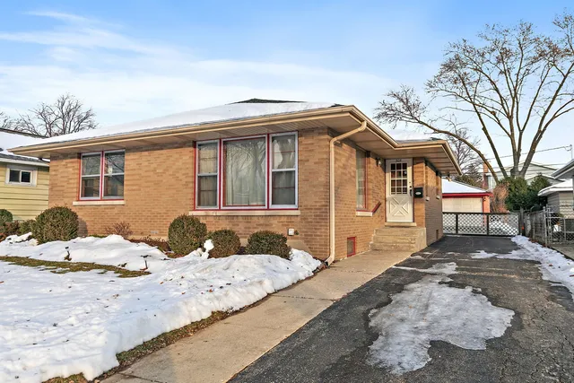 $335,000 | 305 North Craig Place, Lombard, IL 60148