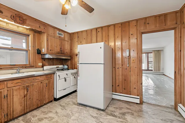 $335,000 | 305 North Craig Place, Lombard, IL 60148