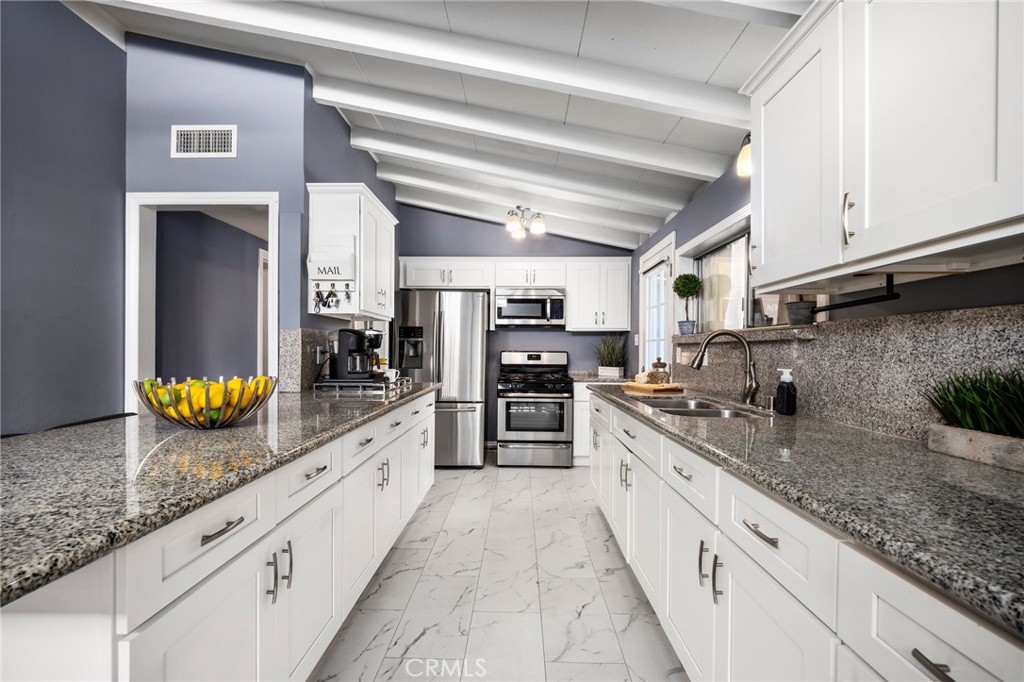 533 South Devon Road Orange, CA 92868 - Photo 5 of 44 Remodeled Kitchen