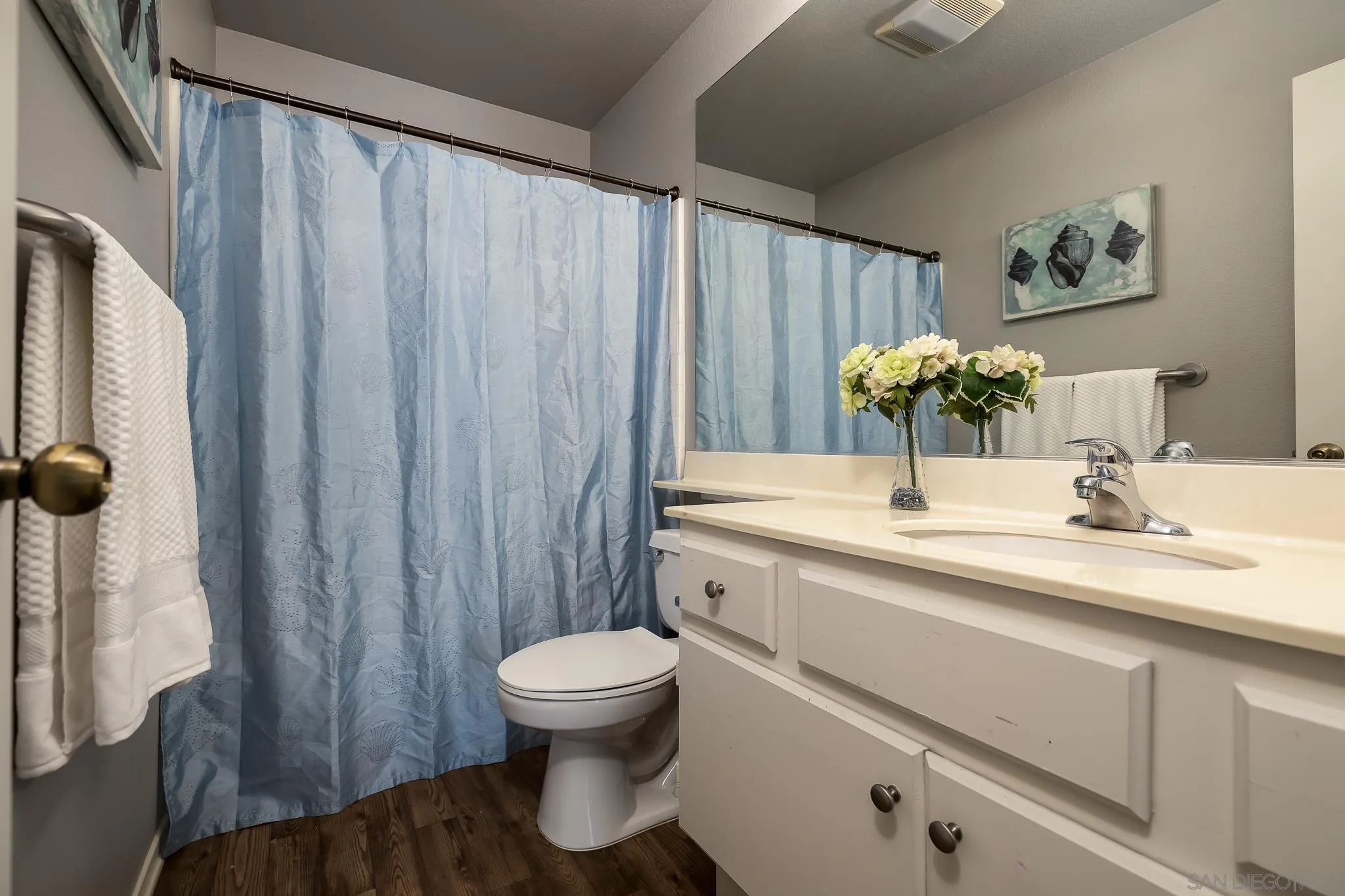 2344 Hyacinth Road Alpine, CA 91901 - Photo 15 of 29 a bathroom with a sink and a mirror