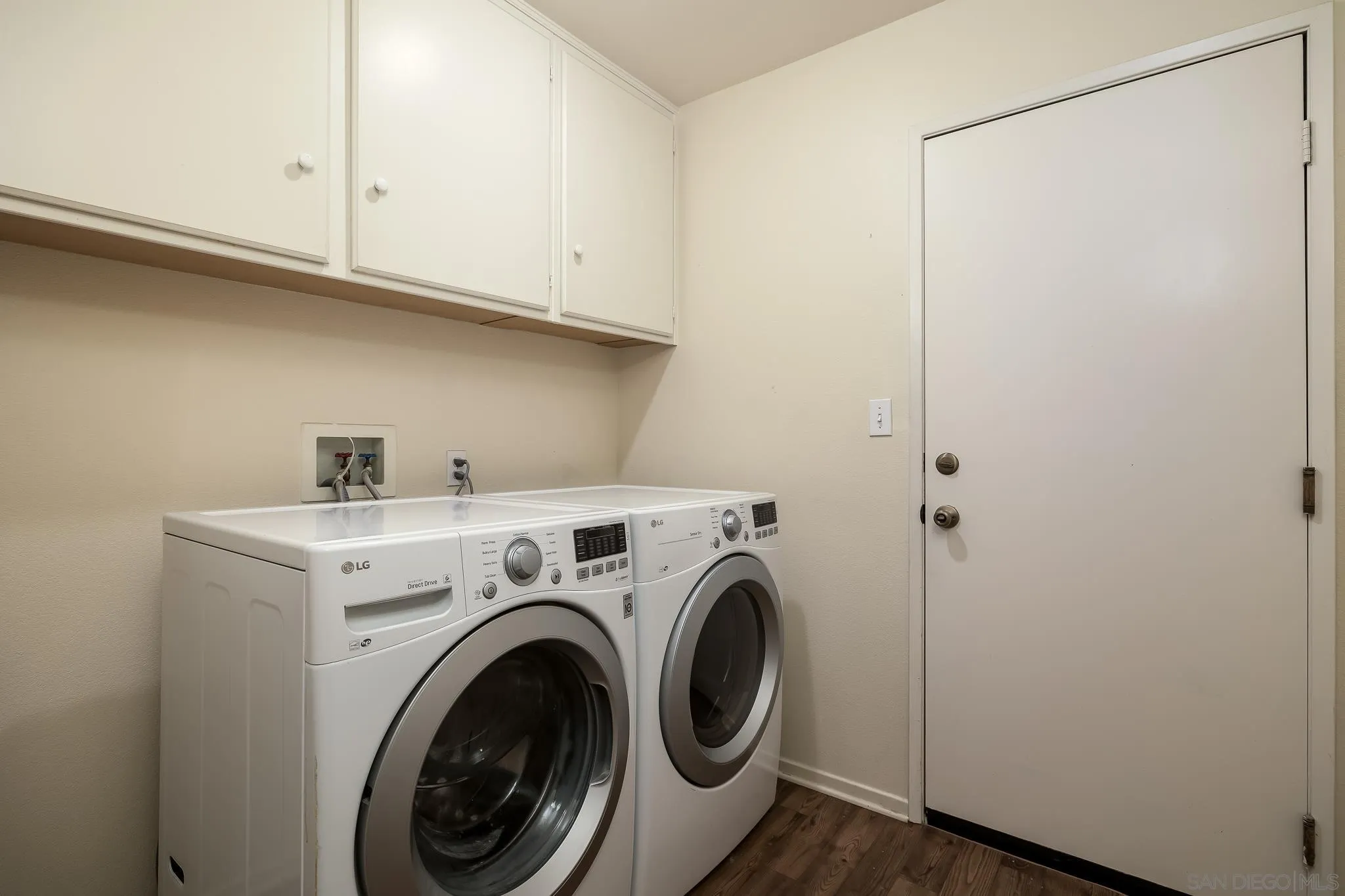 2344 Hyacinth Road Alpine, CA 91901 - Photo 17 of 29 a utility room with dryer and washer