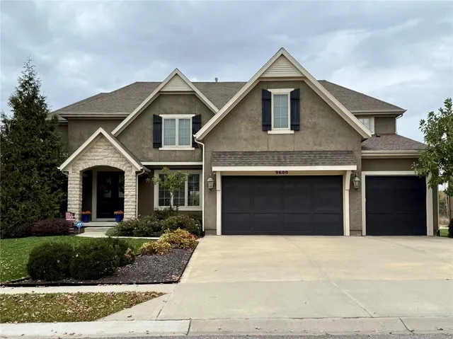 $885,000 | 9600 West 164th Street, Overland Park, KS 66085