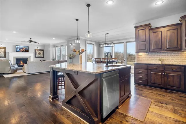 $885,000 | 9600 West 164th Street, Overland Park, KS 66085