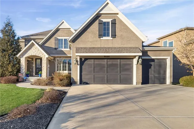 $885,000 | 9600 West 164th Street, Overland Park, KS 66085