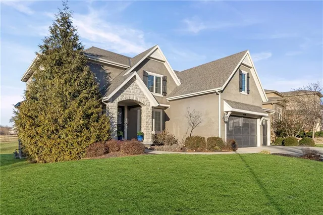 $885,000 | 9600 West 164th Street, Overland Park, KS 66085
