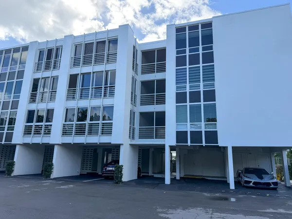 $3,400 | 850 Northeast Spanish River Boulevard, Unit 160, Boca Raton, FL 33431