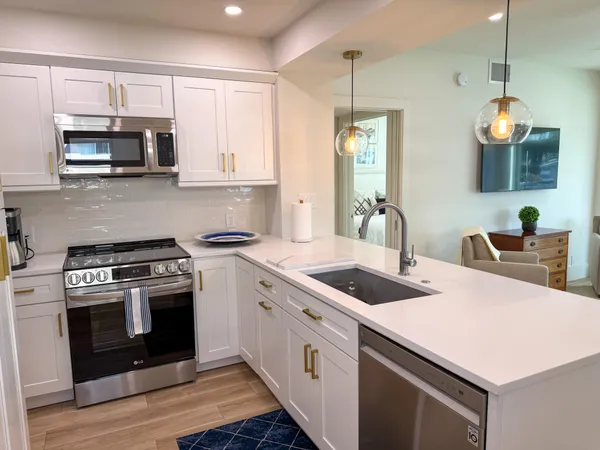 $3,400 | 850 Northeast Spanish River Boulevard, Unit 160, Boca Raton, FL 33431